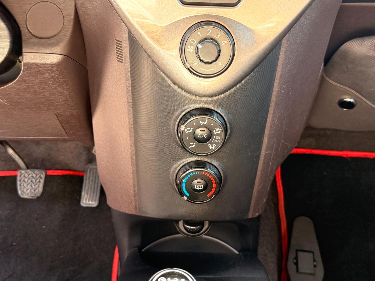 Toyota iQ 1.0
