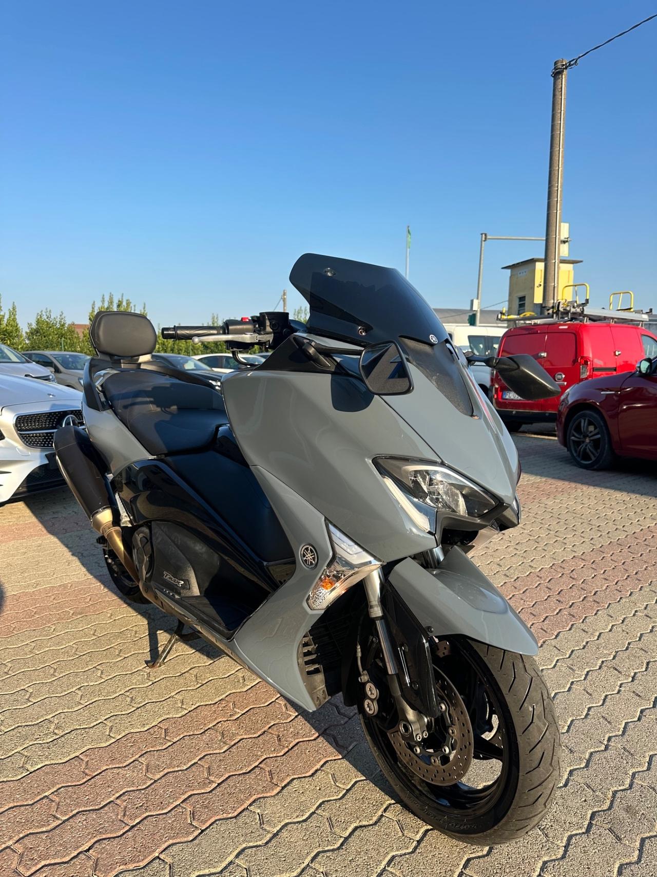 Yamaha TMAX SX