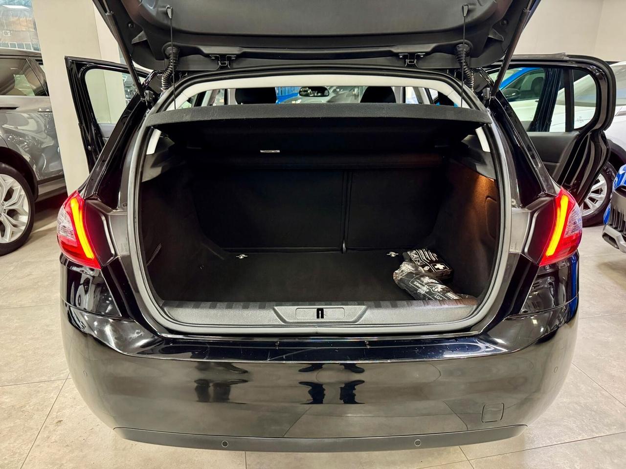 Peugeot 308 1.5 BlueHDi 130cv EAT8 Business 2021