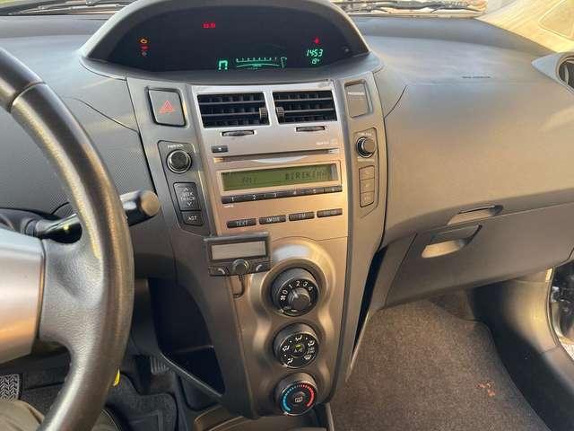 Toyota Yaris Yaris II 2005 3p 1.0