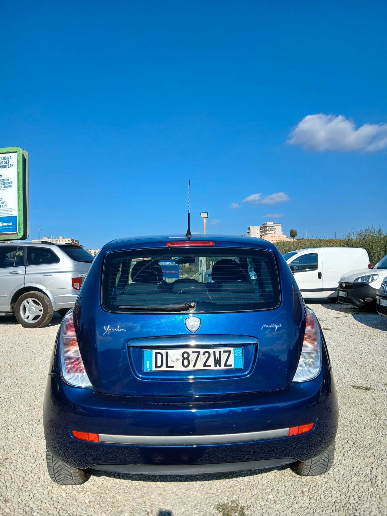 Lancia Ypsilon 1.3 MJT 75 CV Platino