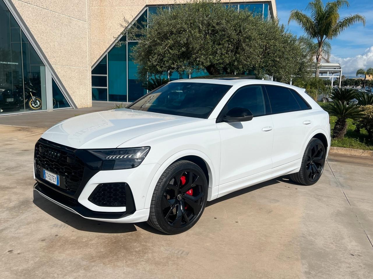 Audi Q8 RS TFSI V8 quattro tiptronic