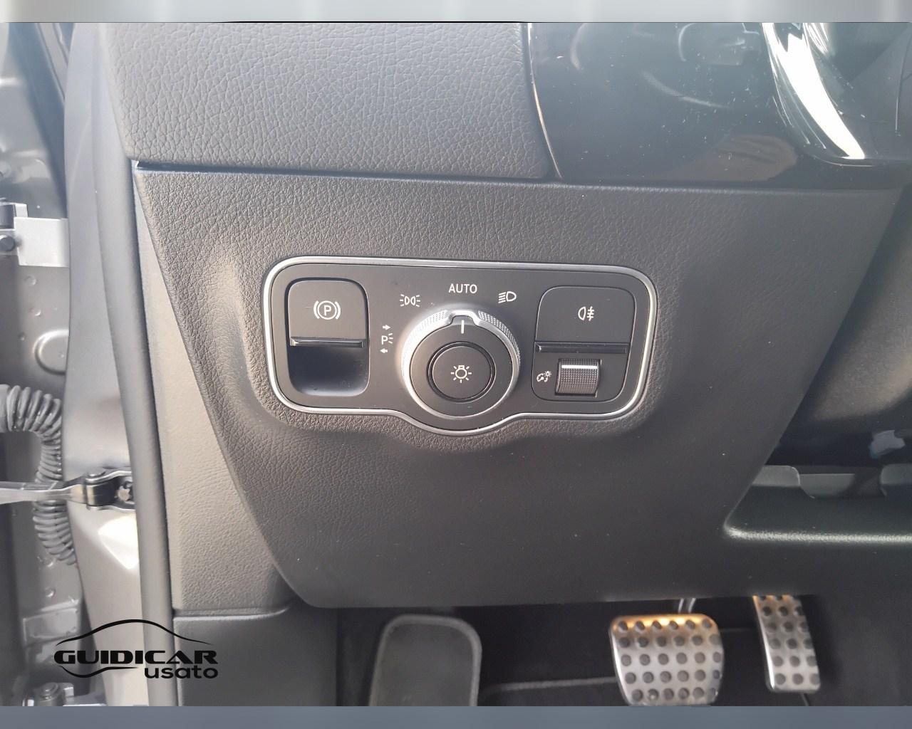 Mercedes-Benz GLA-H247 2020 - GLA 180 d Premium auto