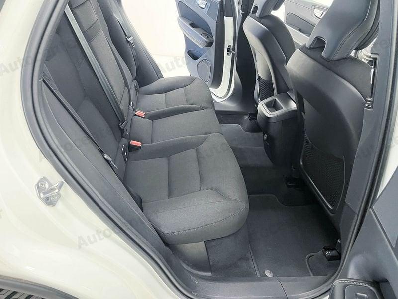 Volvo XC60 XC60 B4 (d) FWD 197CV AUT MOMENTUM PRO