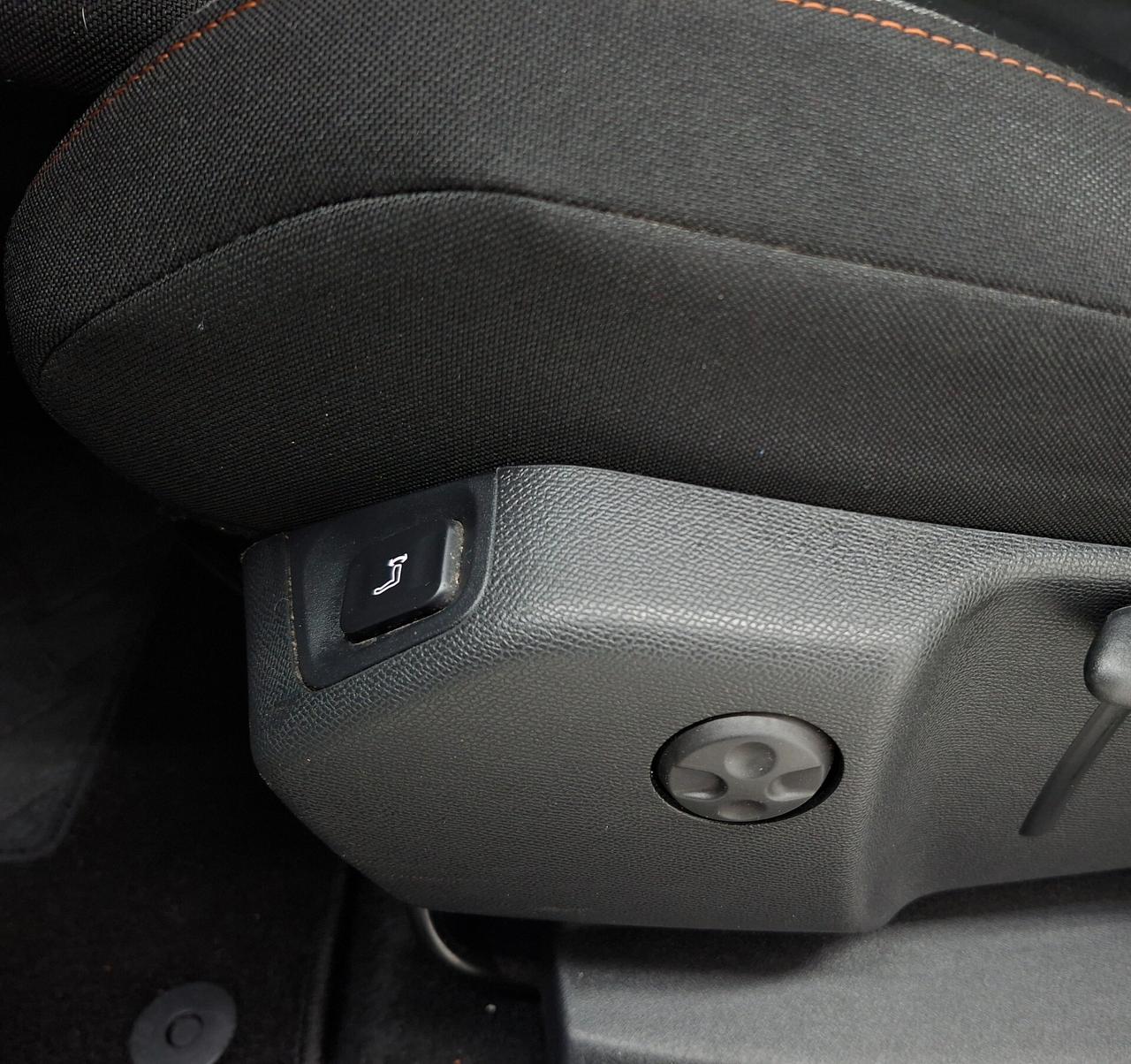 Peugeot 3008 Business 1.5 BlueHDi 130cv