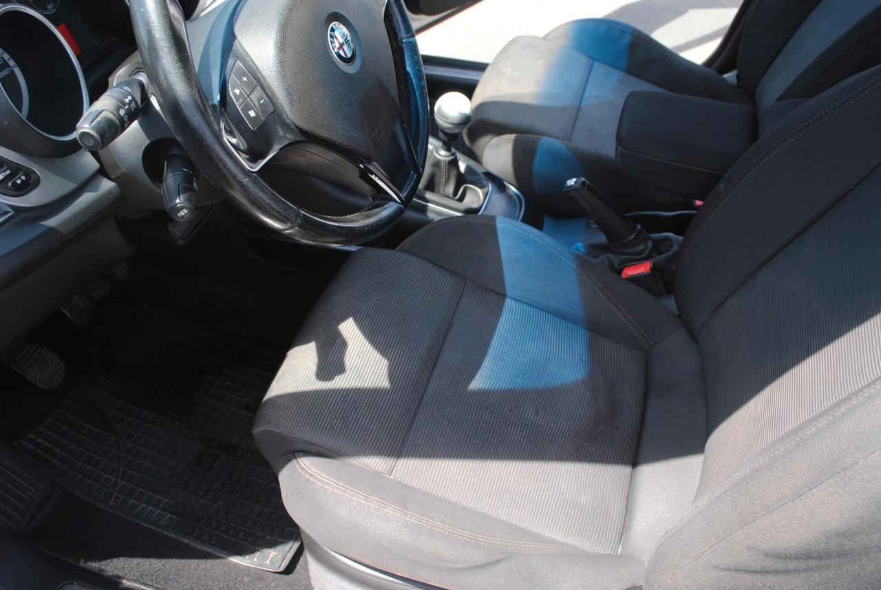 ALFA ROMEO GIULIETTA 1.4 T 120 CV OK NEOPATENTATI