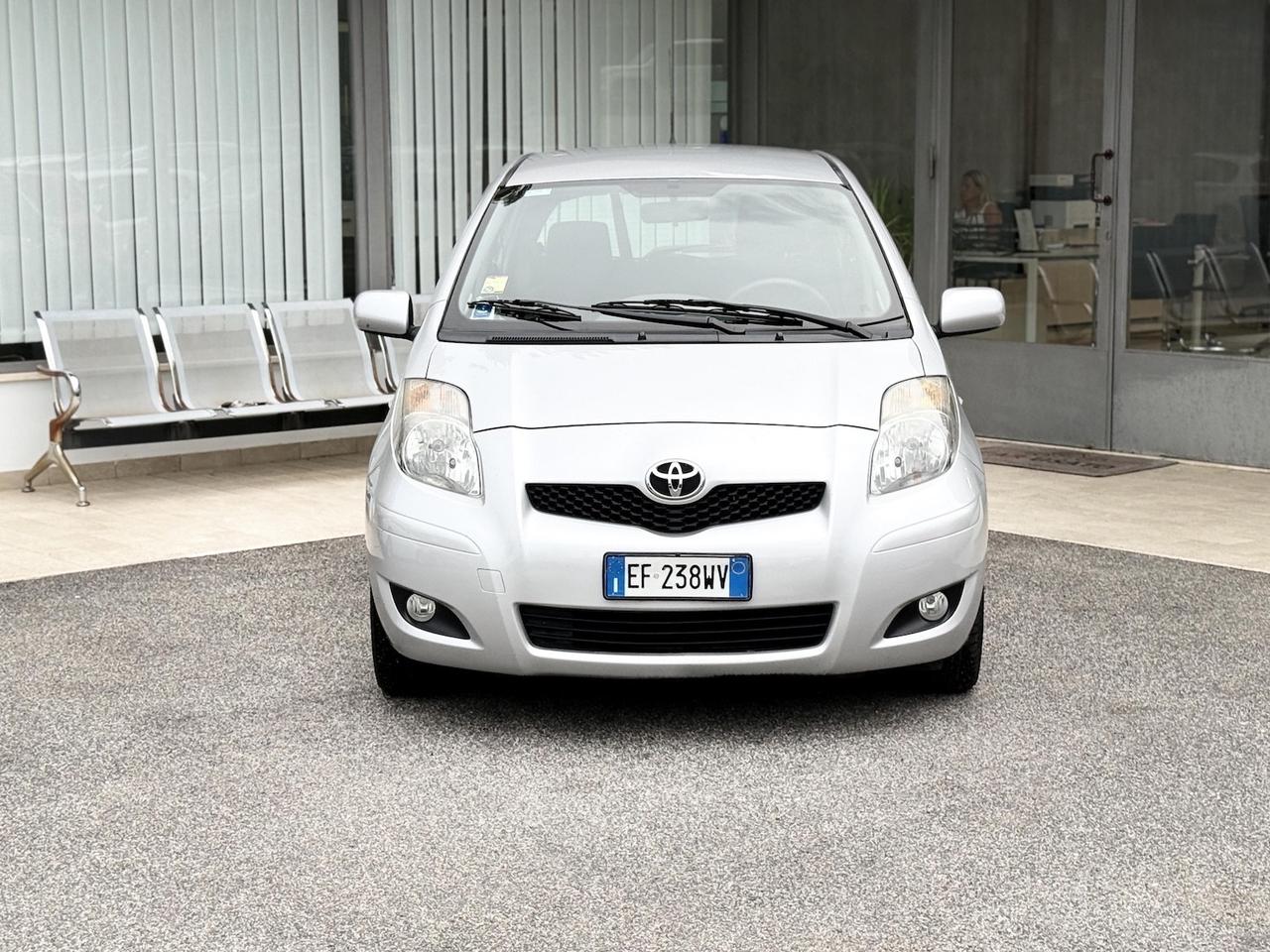 Toyota Yaris 1.0 Benzina 69 CV E5 - 2010