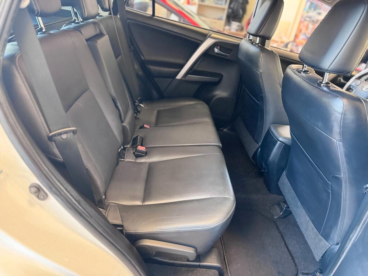 Toyota RAV 4 RAV4 2.0 D-4D 2WD Lounge