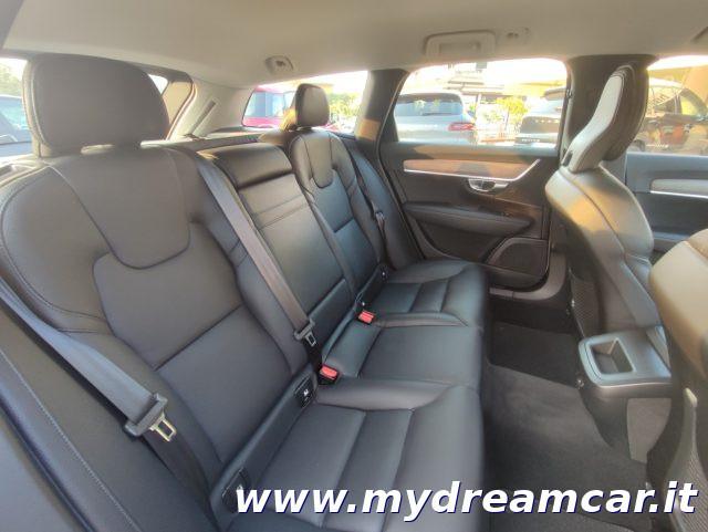 VOLVO V90 Cross Country B4 (d) AWD 197CV Geartronic Business Pro