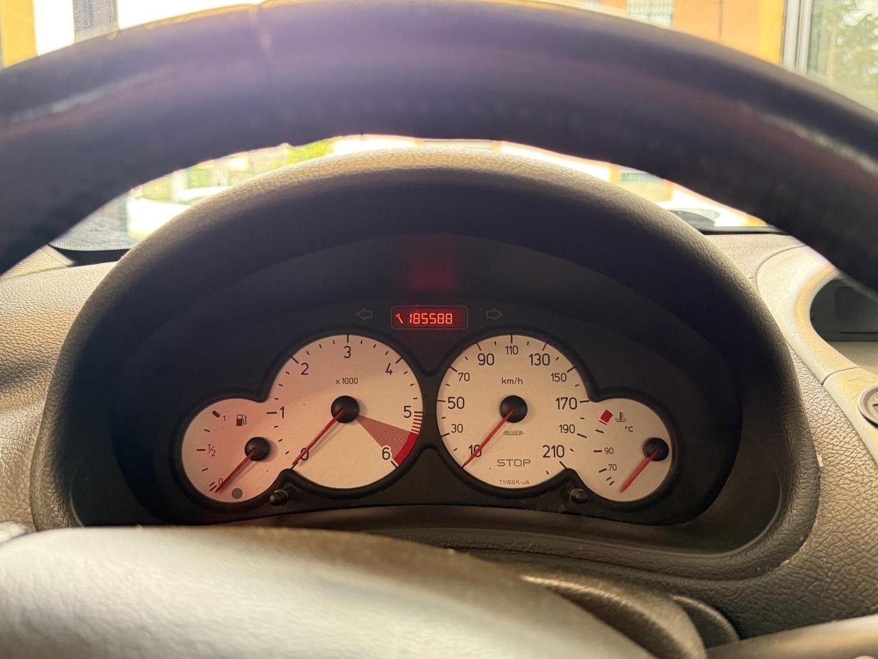 Peugeot 206 1.6 HDi CC Cabrio