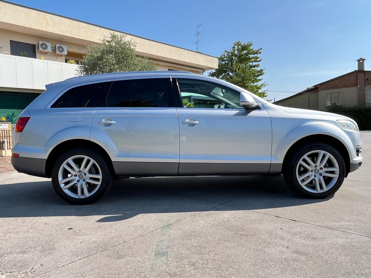 Audi Q7 3.0 V6 TDI 233CV quattro tiptronic