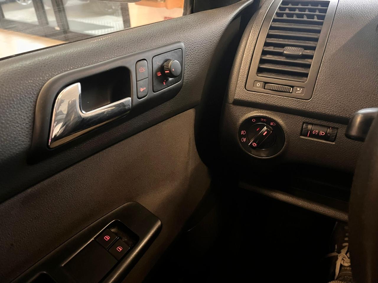 Volkswagen Polo 1.4/75CV 16V 5p. Comfortline