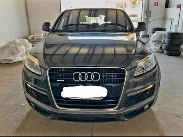 Audi Q7 3.0 V6 TDI 240 CV quattro tiptronic GANCIO TRAINO