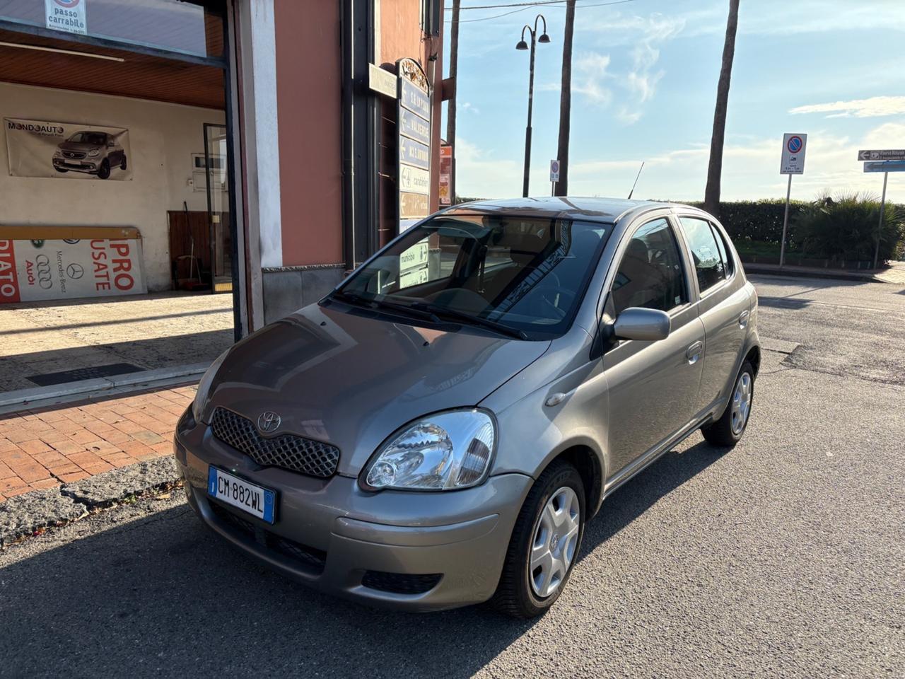 Toyota Yaris 1.0i 16V cat 5 porte Sol Blue