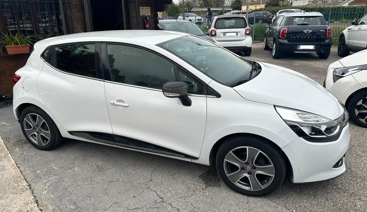 Renault Clio 1.2 75CV GPL led cerchi in lega ma i sensori di parcheggio