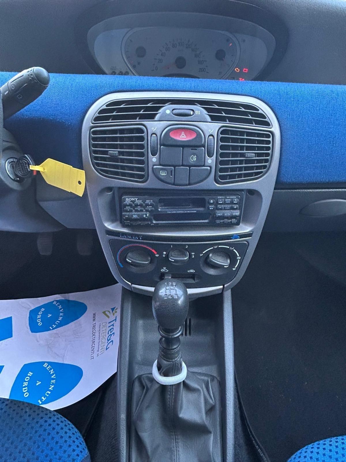Lancia Ypsilon 1.0 FIRE - NEOPATENTATI