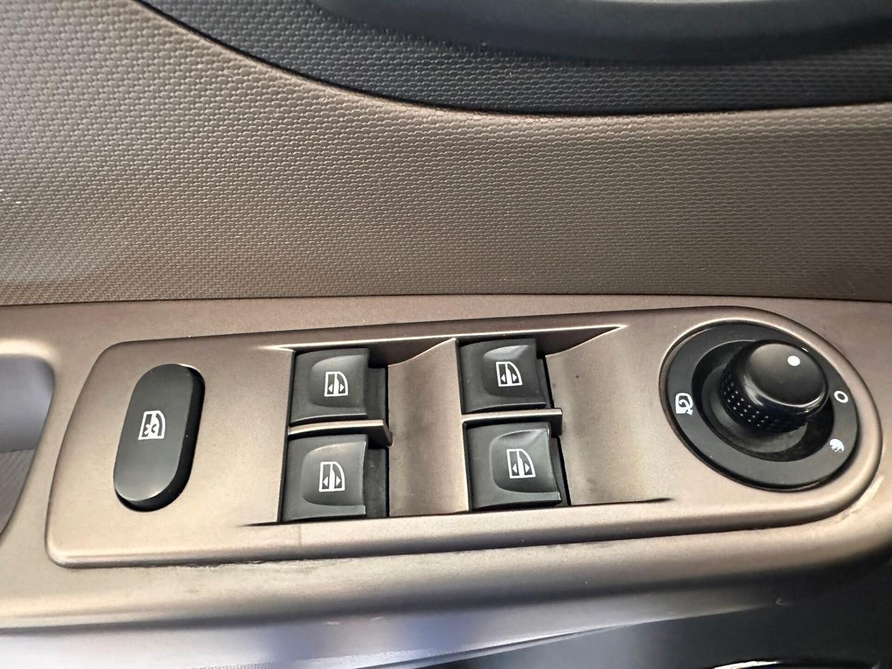 Renault Captur dCi 8V 110 CV Start&Stop Energy Iconic