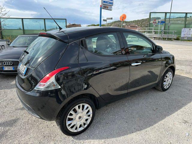 LANCIA Ypsilon 1.2 69 CV 5 porte GPL Ecochic Silver