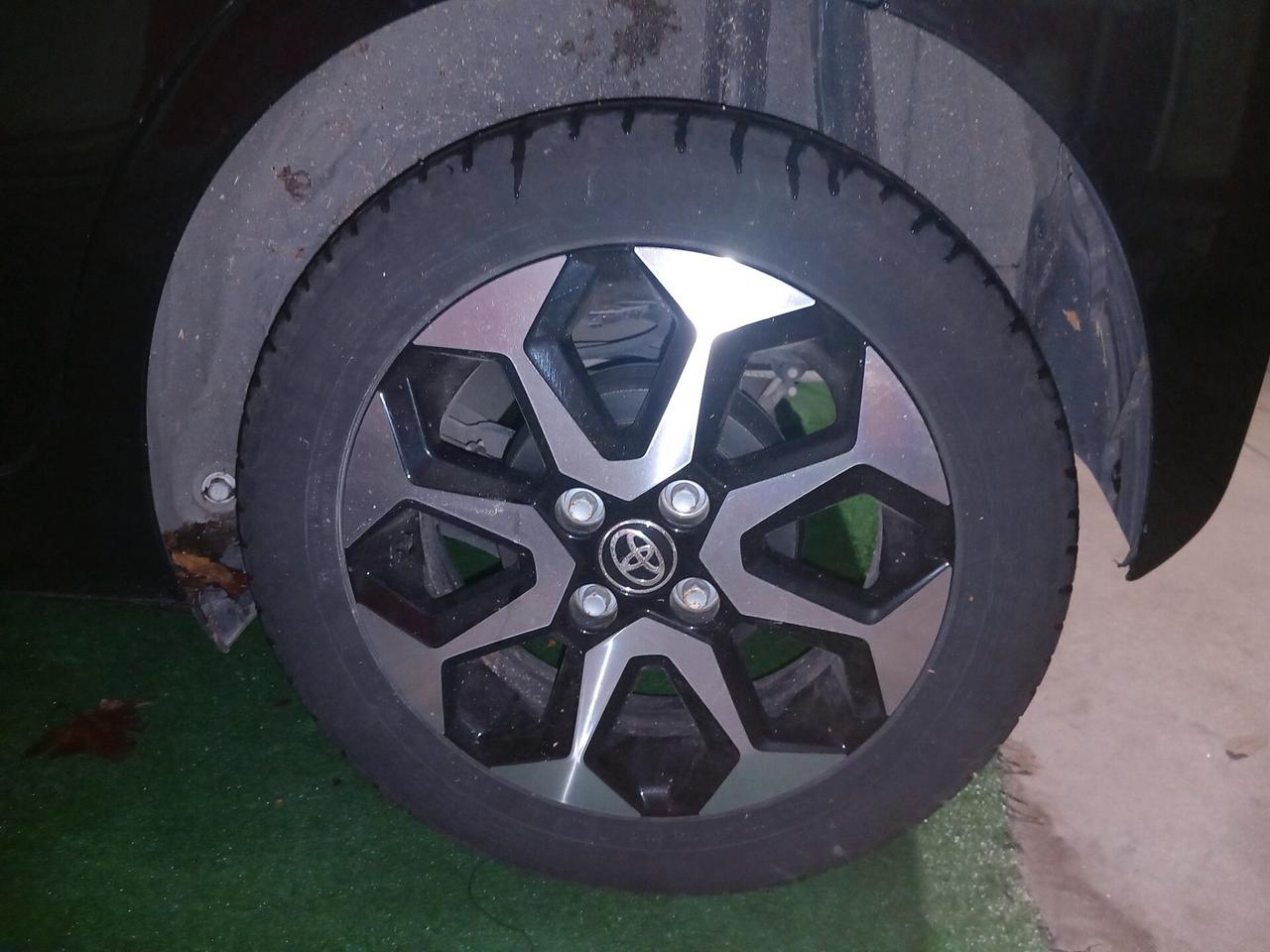 Toyota Aygo 1.0 VVT-i 72 CV 5 porte x-play MMT