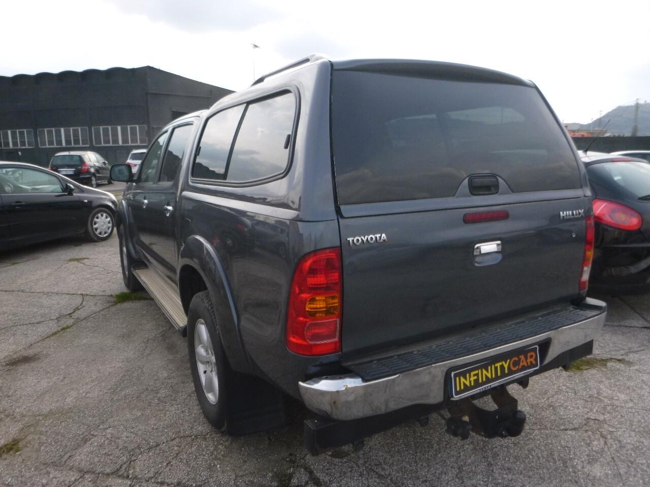 Toyota Hilux 3.0 D-4D aut.4WD 4p. Doub. Cab SR