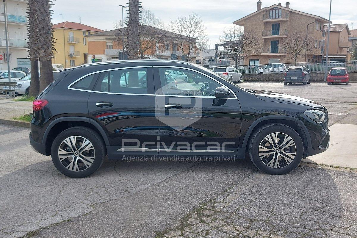 MERCEDES GLA 180 Automatic Progressive Advanced Plus