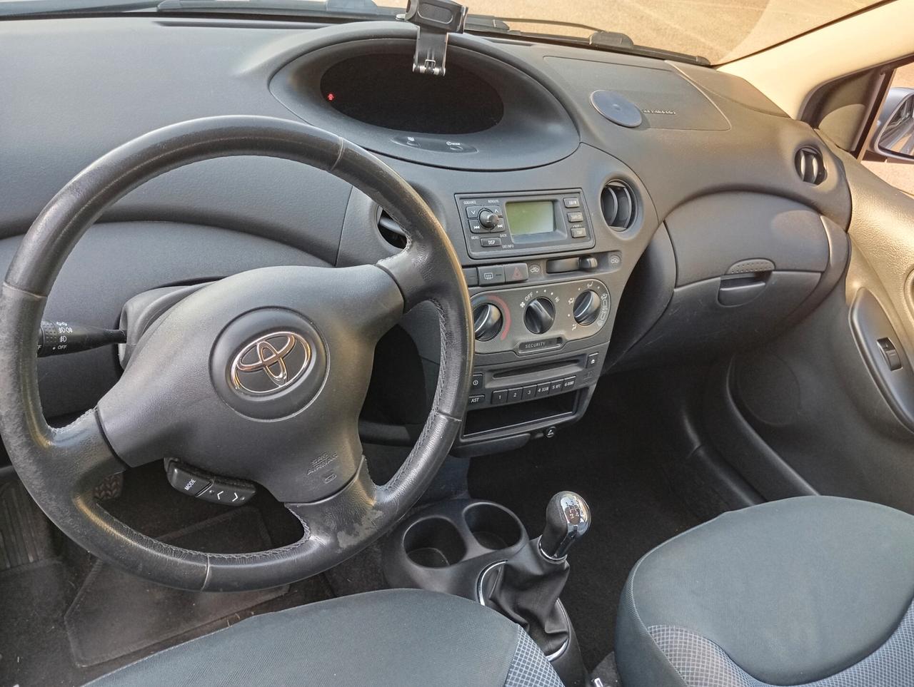 Toyota Yaris 1.0i 16V cat 5 porte Neopatentati