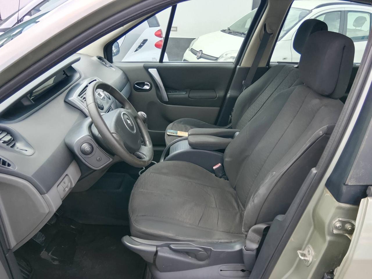 Renault Scenic 1.5 d 6 marce