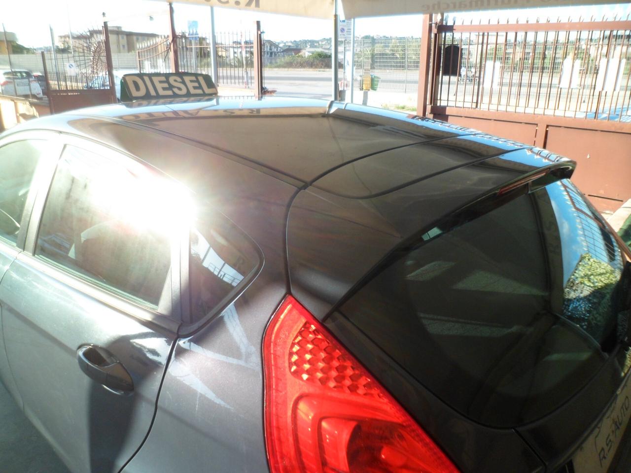 Ford Fiesta 1.4 TDCi 70CV 5 porte full 12