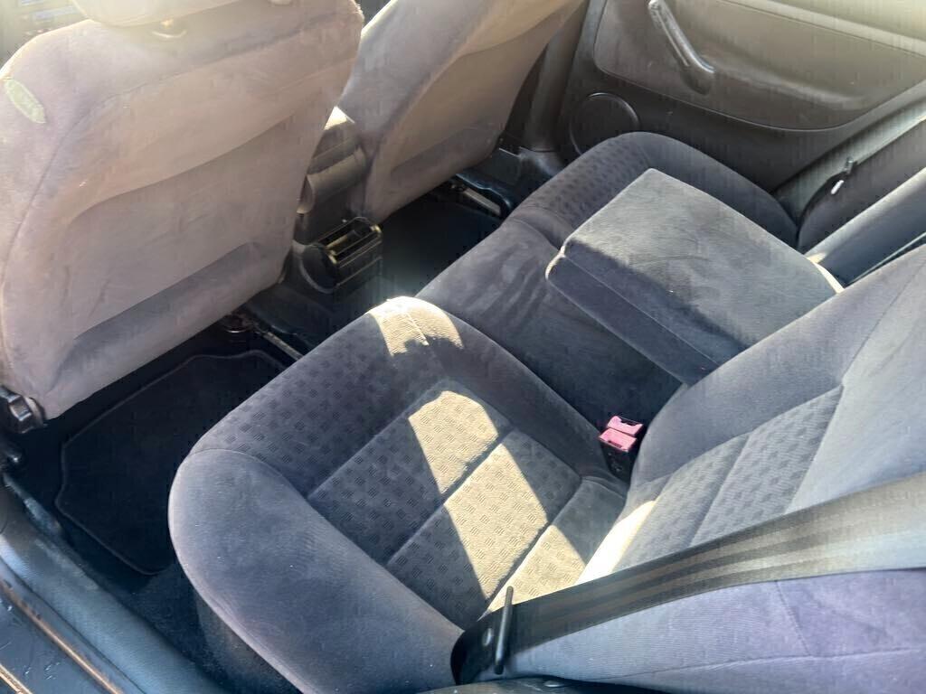 Volkswagen Golf 1.6 16V cat 5p. Highline GPL