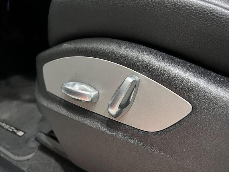 Porsche Macan 2.0 iva esposta