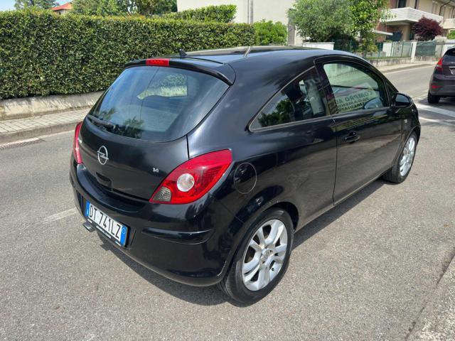 OPEL Corsa 1.4 16V 3 porte Sport