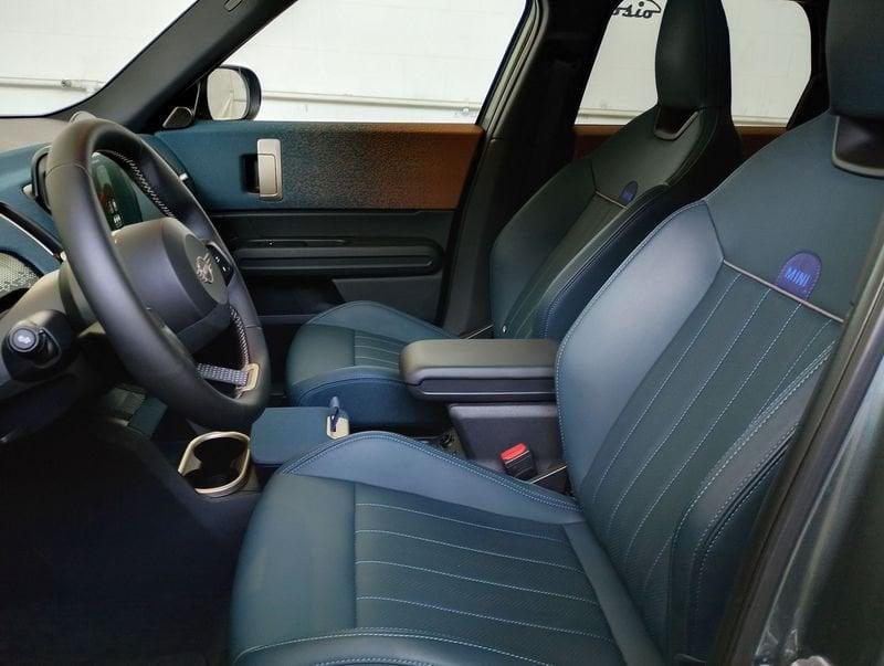 MINI Mini Countryman U25 Mini C Countryman Favoured tua da 389,00 al mese