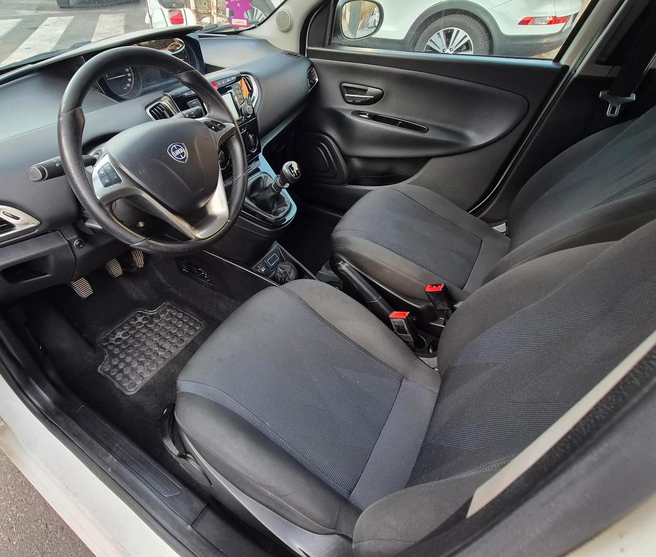 Lancia Ypsilon 1.2 69 CV 5 porte GPL Ecochic Gold