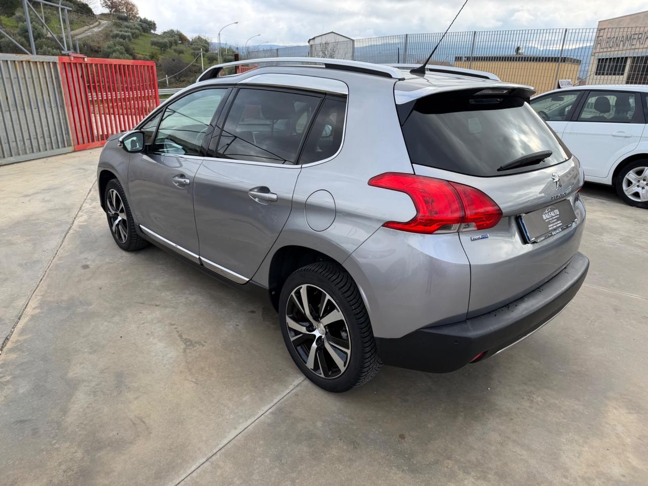 Peugeot 2008 BlueHDi 100 Allure