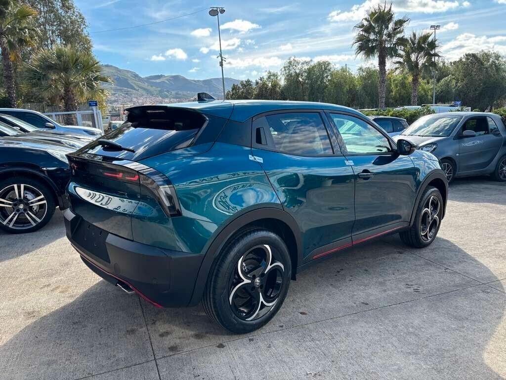 Alfa Romeo Junior 1.2 145 CV Hybrid eDCT6 Speciale KM 0 IVA ESPOSTA Tua a soli 269 Euro al mese