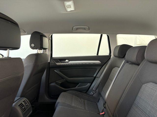 VOLKSWAGEN Passat Variant 2.0 TDI DSG ELEGANCE ---40000km