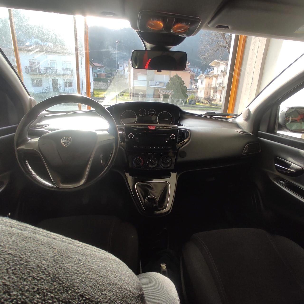 Lancia Ypsilon 1.3 MJT 16V 95 CV 5 porte S&S Silver