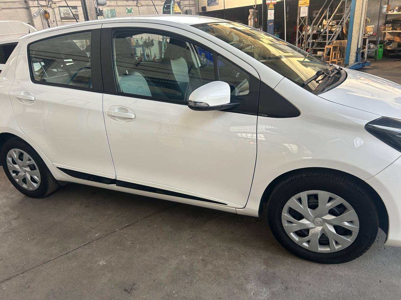 Toyota Yaris 1.0 5 porte Trend