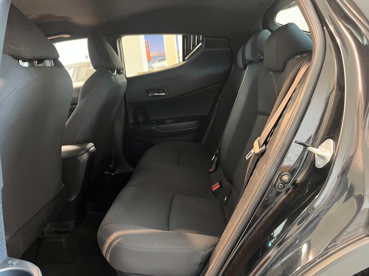 Toyota C-HR 1.8 Hybrid E-CVT Business