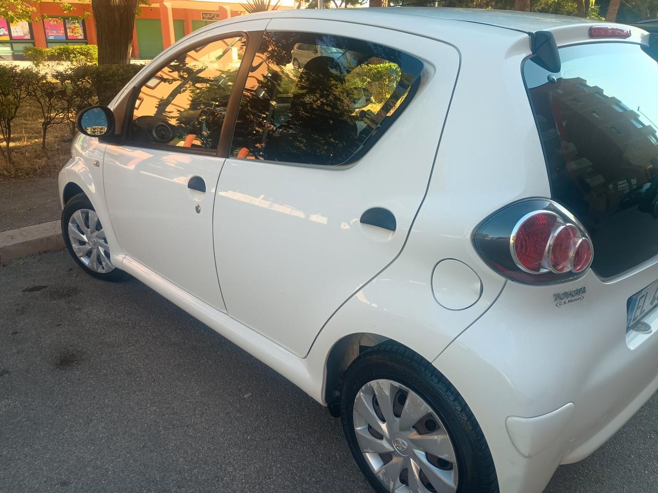 Toyota Aygo 1.0 12V VVT-i 5 porte Active Connect