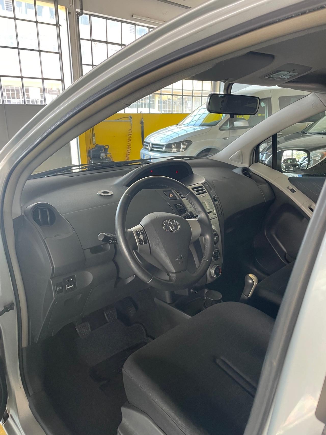 Toyota Yaris 1.3 5 porte