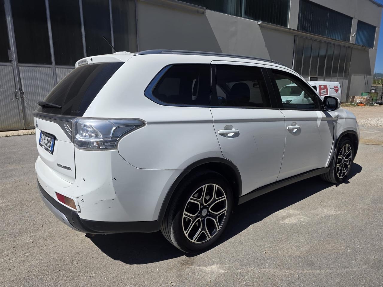Mitsubishi Outlander 2.2 DI-D 4WD Instyle 7p.