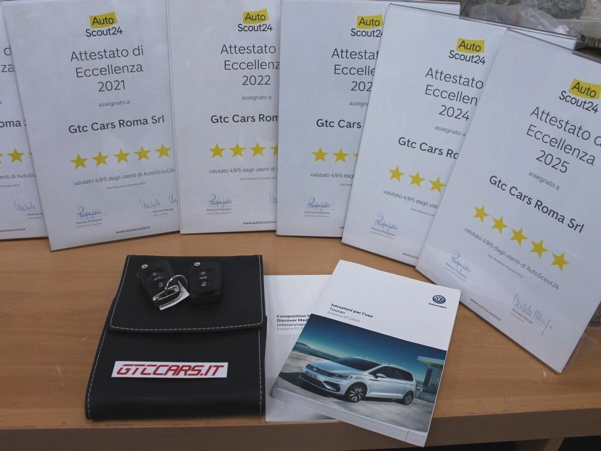 Volkswagen Touran 2.0 TDI 150 CV SCR DSG Executive BlueMotion Tech.7p Nav PDC UNIPRO IVA DEDUC.