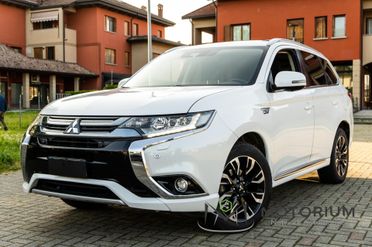 Mitsubishi Outlander 2.0 4WD PHEV Instyle 2018 - PLUG-IN HYBRID