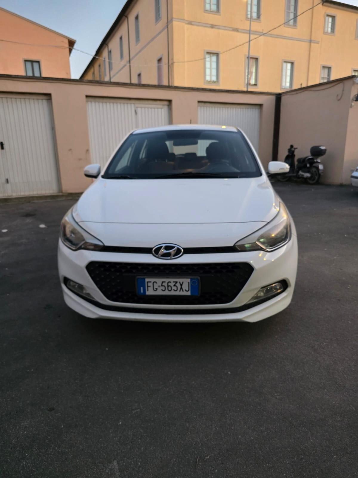 Hyundai i20 1.2 84 CV 5 porte Comfort unico proprietario garanzia 12 mesi accetto permute