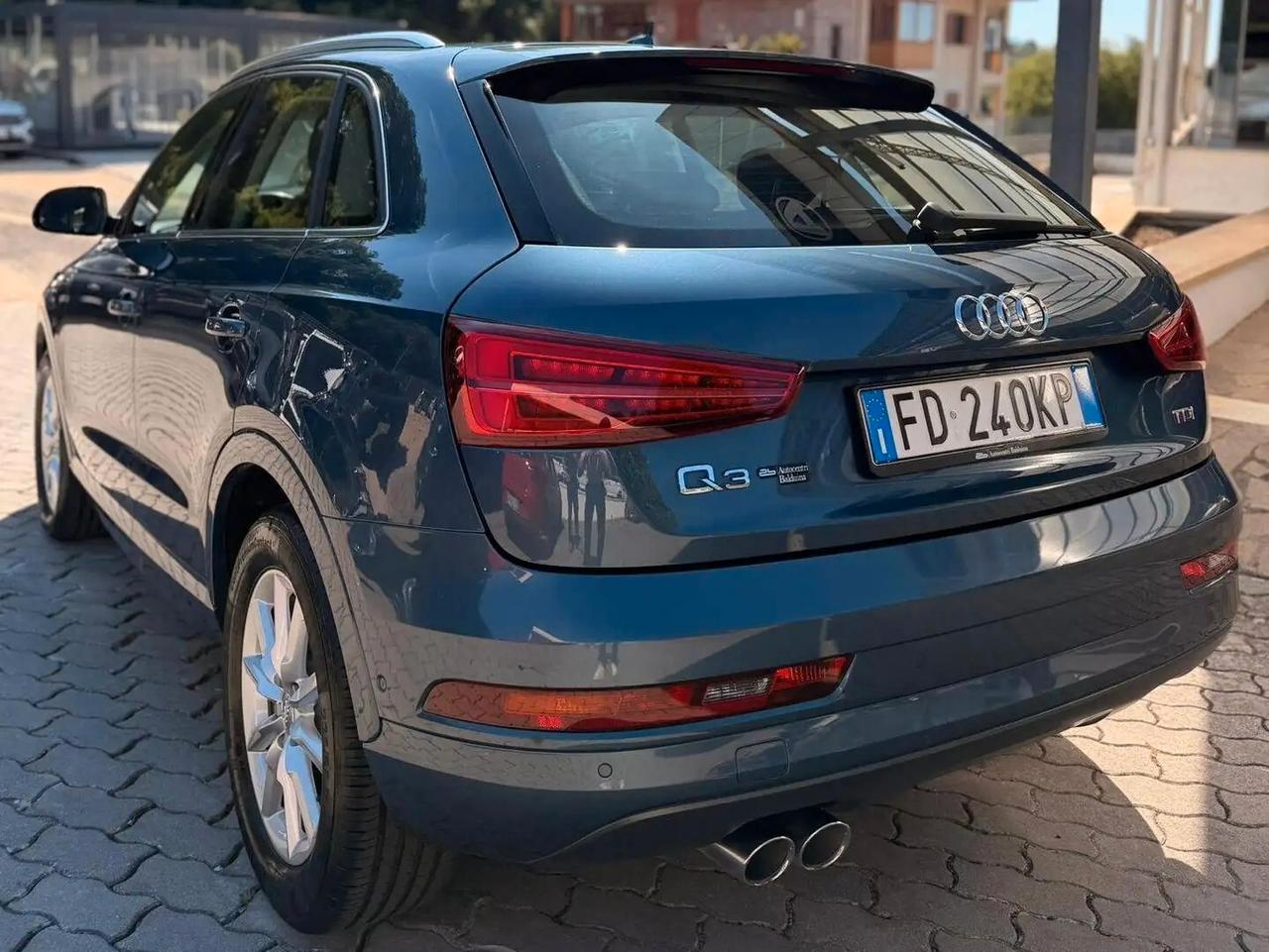 Audi Q3 2.0 TDI 120 CV Business