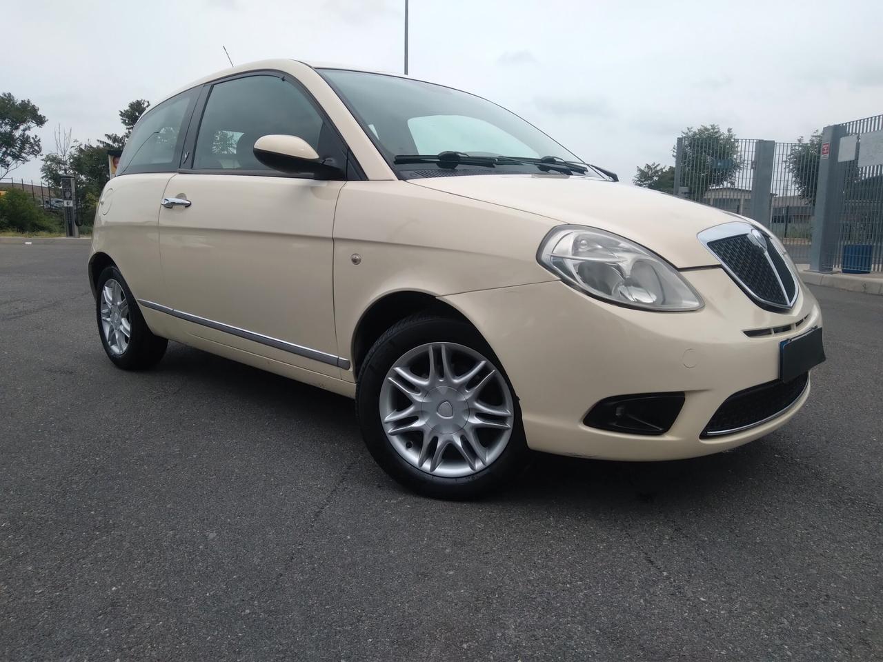 Lancia Ypsilon 1.2 60cv Oro Giallo x neopatentati