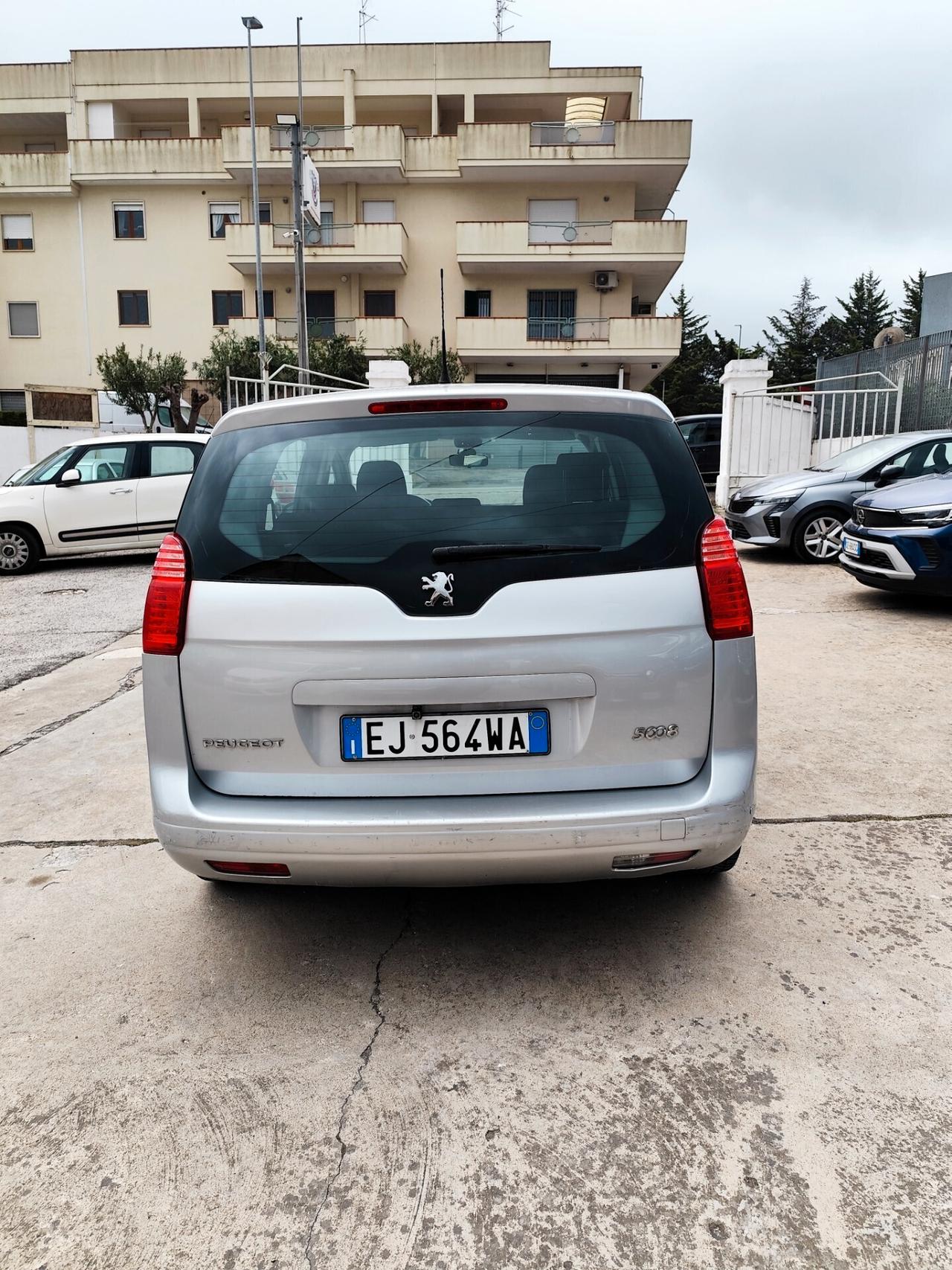Peugeot 5008 1.6 HDi 112CV Family