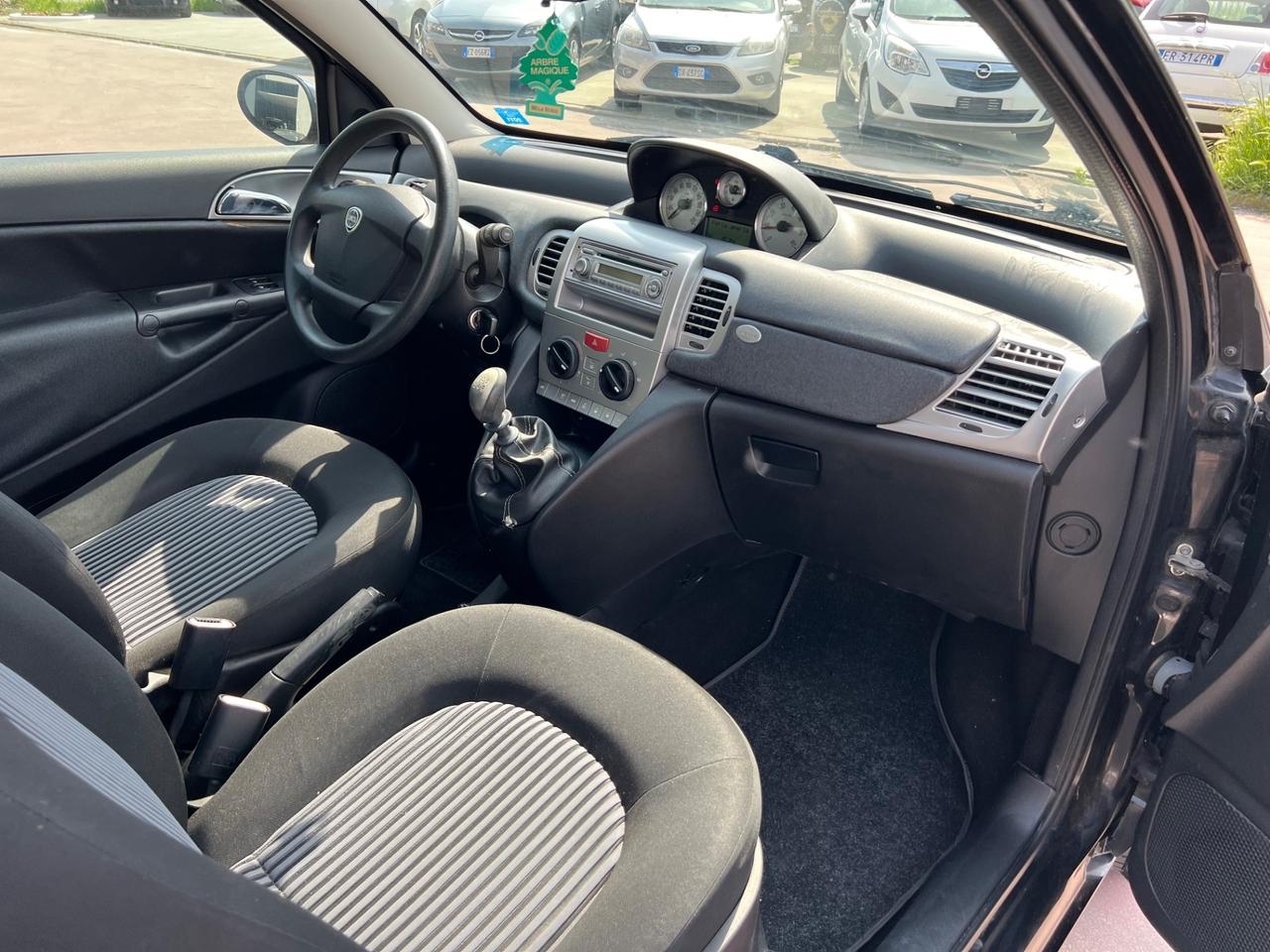 Lancia Ypsilon 1.2 Argento