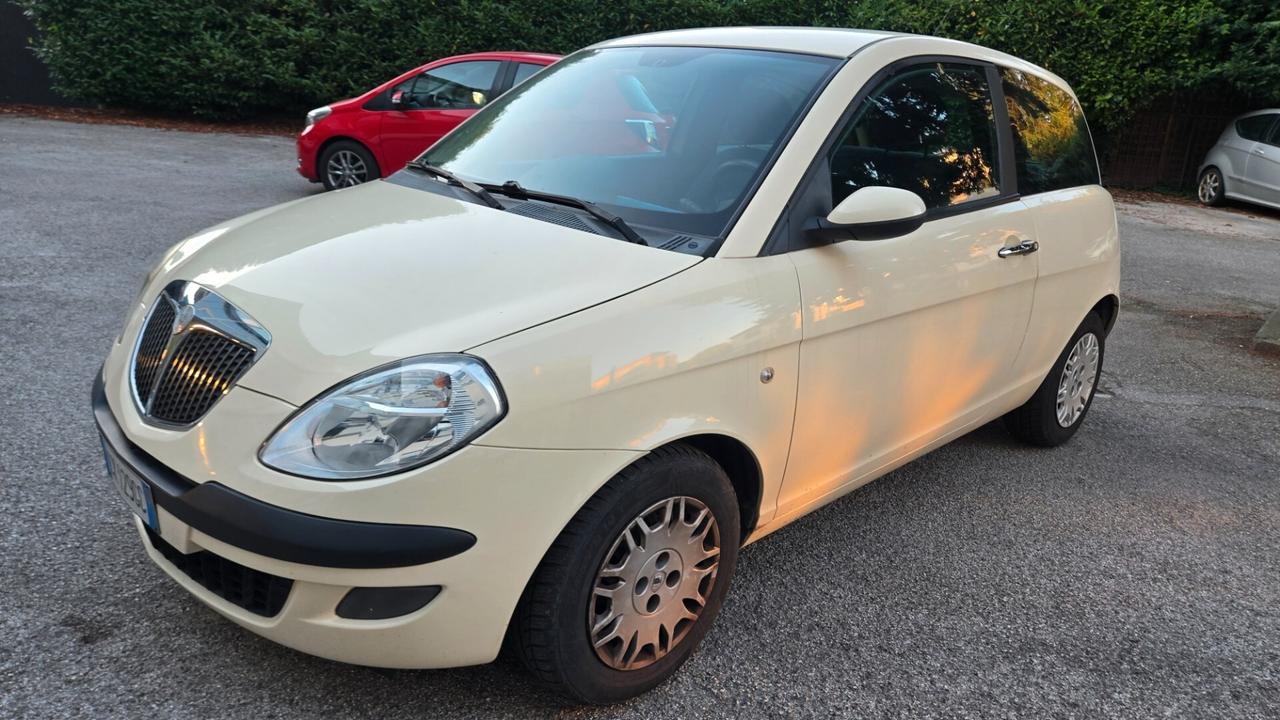 Lancia Ypsilon 1.2 Neopatentati 104600Km Euro4